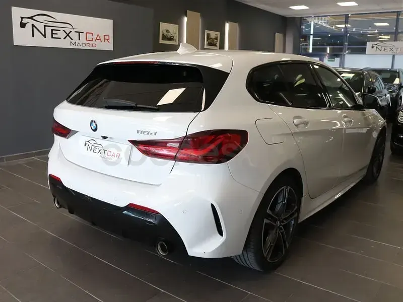Usado BMW 118 Comfort Edition 150 CV (110 kW) 2024 Blanco Berlina