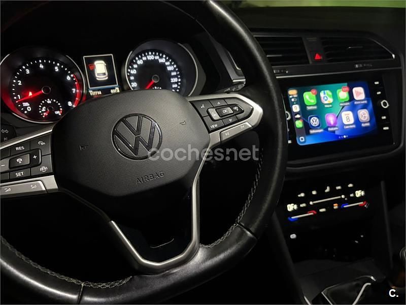 Usado VW Tiguan Sportline 150 CV (110 kW) 2021 Gris / plata SUV