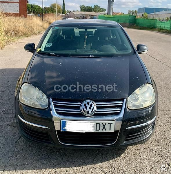 Negro Usado 2006 VW Jetta Trendline Berlina | 4999 € (Precio justo) - Imagen 1/4