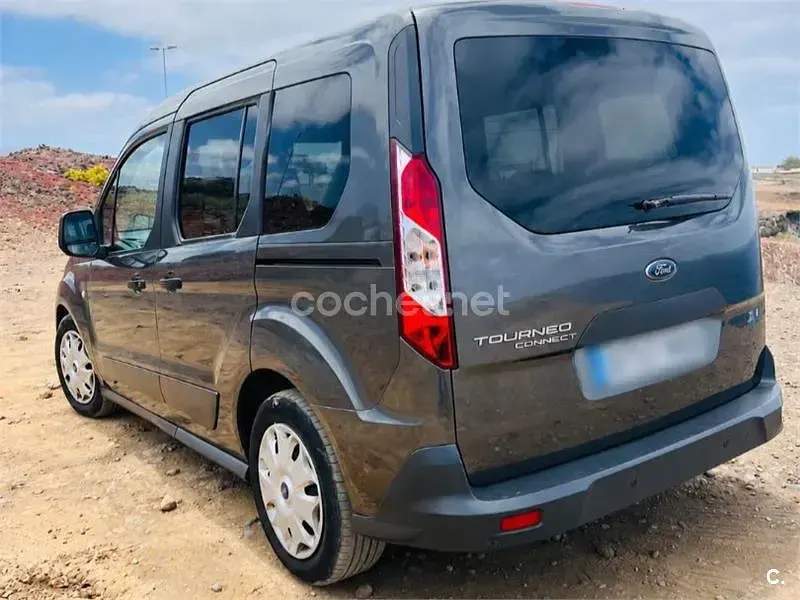 Usado Ford Tourneo Connect Titanium 100 CV (73 kW) 2018 Gris / plata Monovolumen