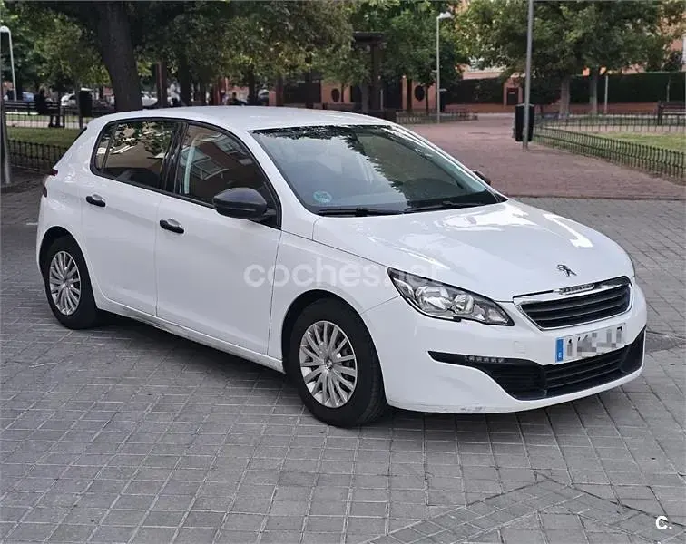 Usado Peugeot 308 Access 100 CV (73 kW) 2016 Blanco Berlina