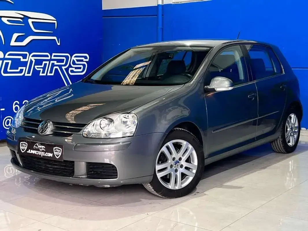 Usado VW Golf V Highline 105 CV (77 kW) 2008 Gris Utilitario