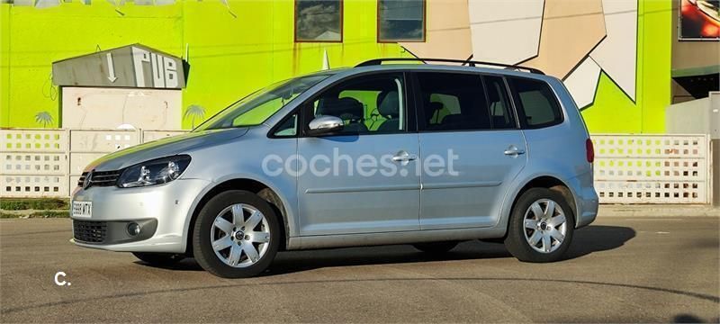 Etiqueta c (verde) Usado 2015 VW Touran Advance Monovolumen | 9690 € (Super precio) - Imagen 1/4