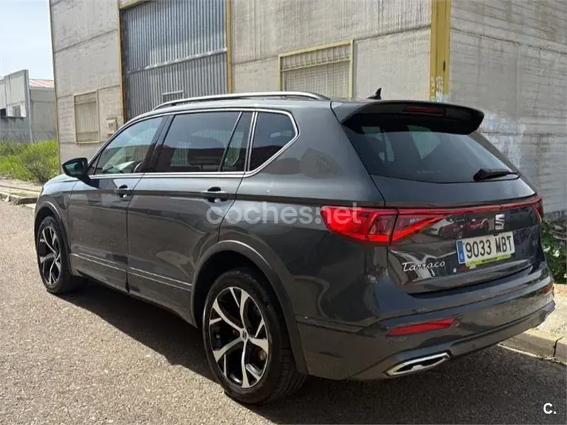 Usado Seat Tarraco 4Drive 200 CV (147 kW) 2022 Gris / plata SUV