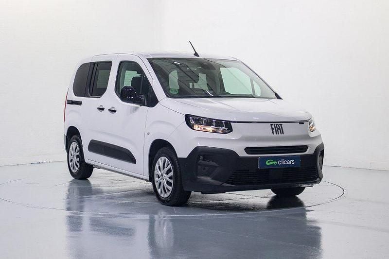 Usado Fiat Doblò 100 CV (73 kW) 2025 Blanco Monovolumen