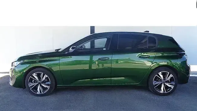 Usado Peugeot 308 Allure 130 CV (95 kW) 2023 Verde