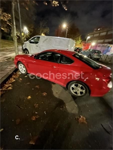 Usado Hyundai Coupé 105 CV (77 kW) 2002 Rojo Coupe