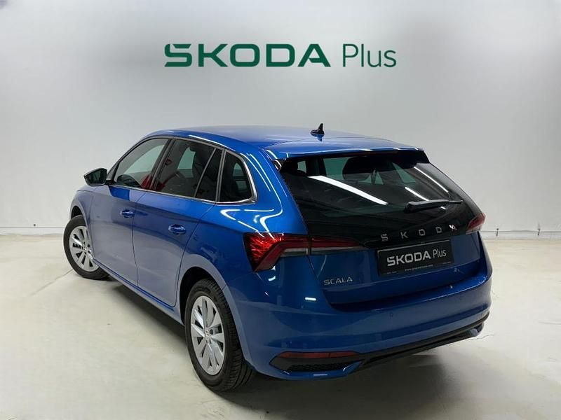 Usado Skoda Scala Selection 115 CV (84 kW) 2025 Azul Utilitario