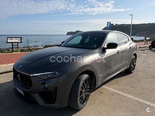 Usado Maserati Levante 430 CV (316 kW) 2020 Gris / plata SUV