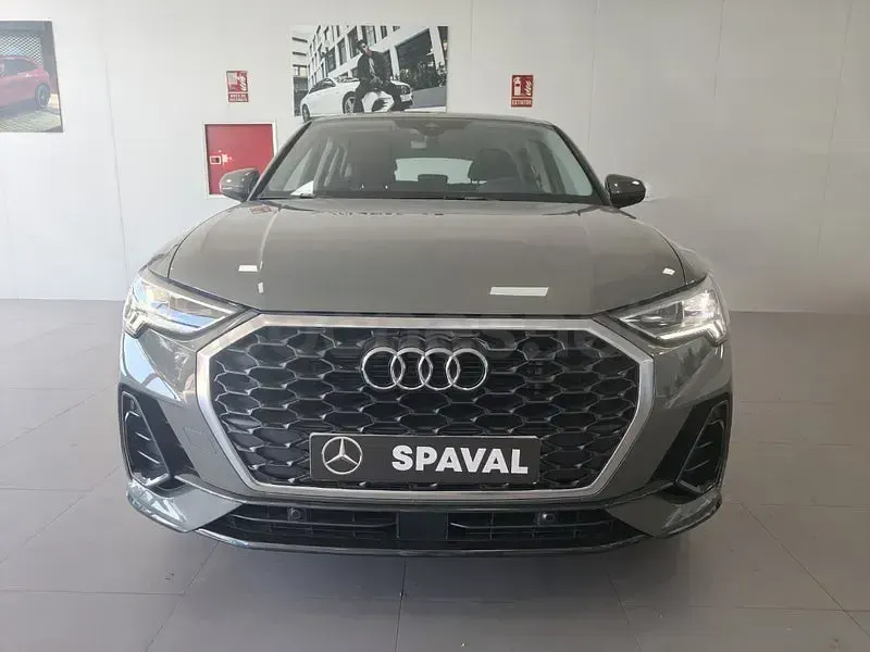 Usado Audi Q3 Sportback Advanced Plus 150 CV (110 kW) 2025 Gris / plata SUV