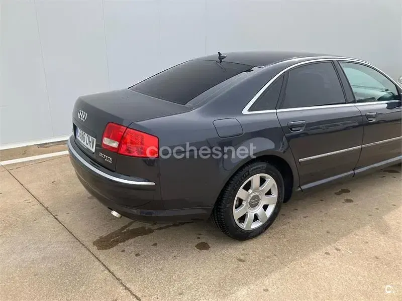 Usado Audi A8 233 CV (171 kW) 2005 Azul Berlina