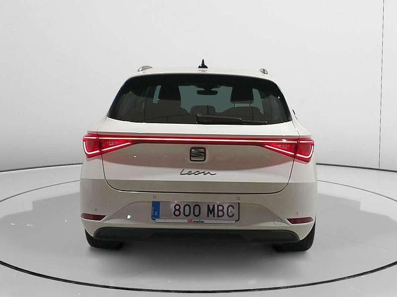 Usado Seat Leon Style 117 CV (86 kW) 2022 Blanco Utilitario