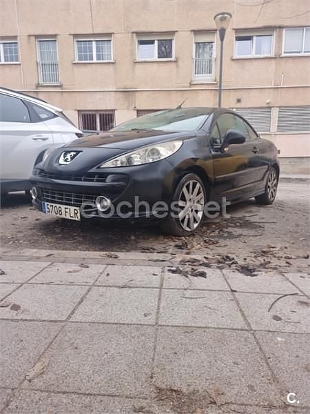 Negro Usado 2007 Peugeot 207 CC Descapotable | 2500 € (Super precio) - Imagen 1/4