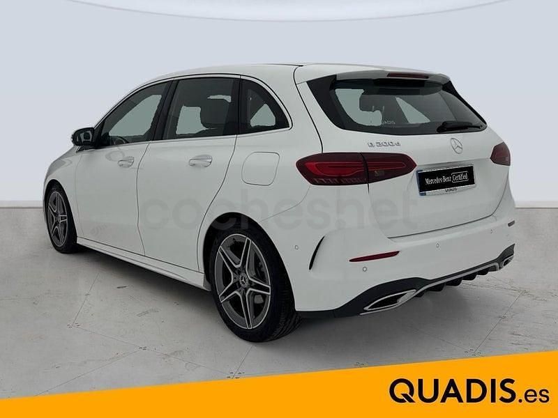 Usado Mercedes B200 AMG line 150 CV (110 kW) 2025 Blanco polar Monovolumen