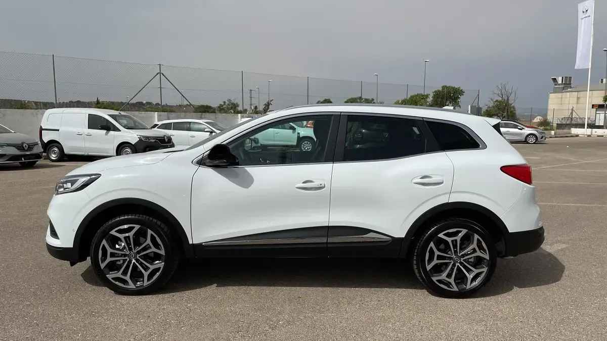 Usado Renault Kadjar Techno 140 CV (102 kW) 2022 Blanco SUV