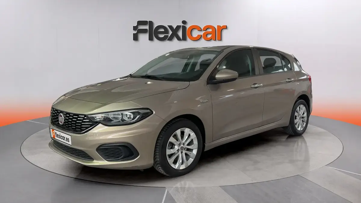 Usado Fiat Tipo Easy 95 CV (69 kW) 2018 Marrón Berlina