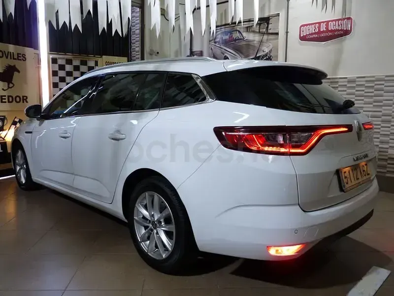 Usado Renault Mégane GrandTour 90 CV (66 kW) 2018 Blanco Familiar