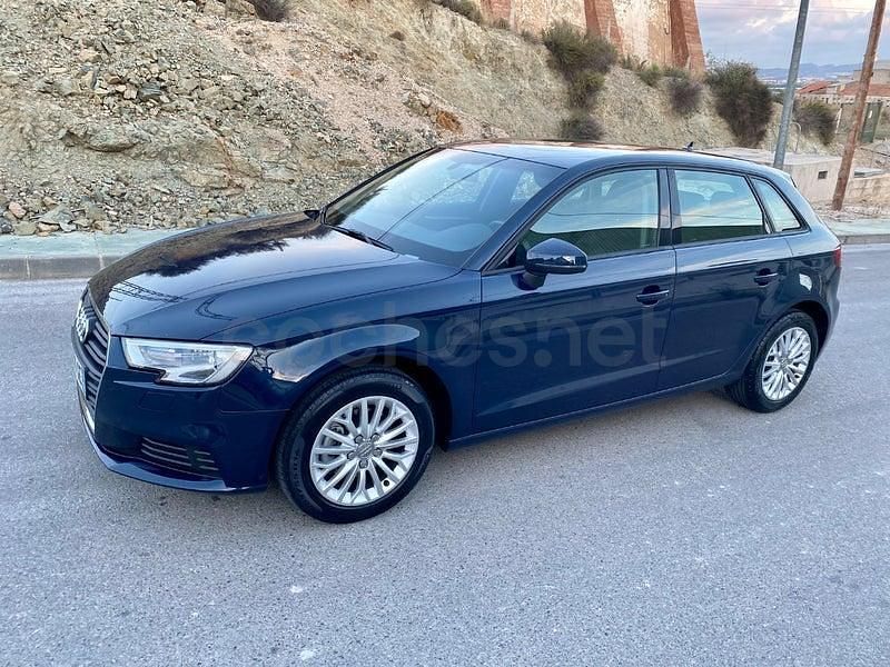 Usado Audi A3 Sport 116 CV (85 kW) 2018 Azul Berlina