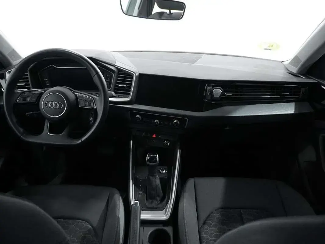 Usado Audi A1 Sportback 110 CV (80 kW) 2022 Gris Utilitario