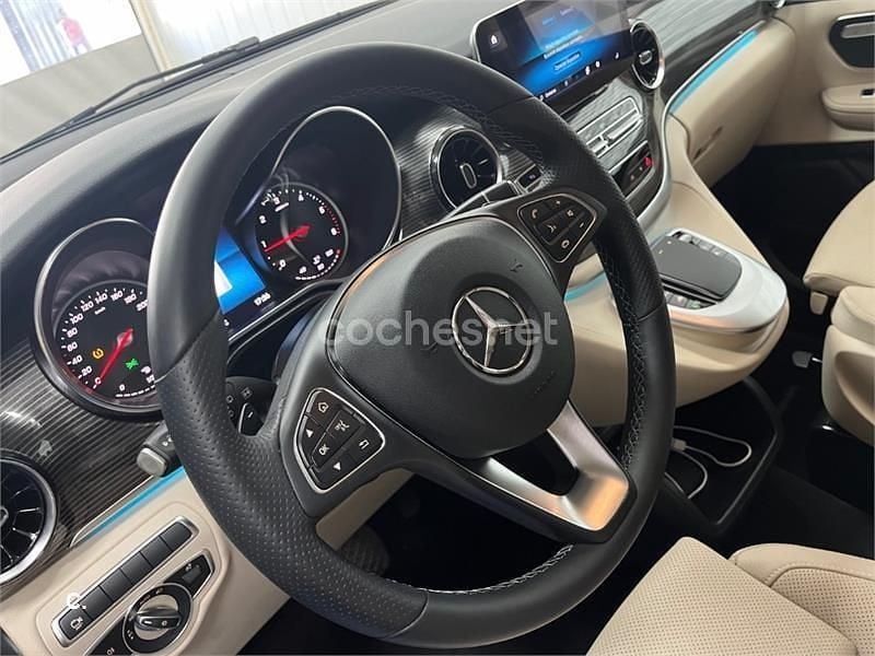Usado Mercedes V300 Avantgarde 239 CV (175 kW) 2022 Negro Monovolumen