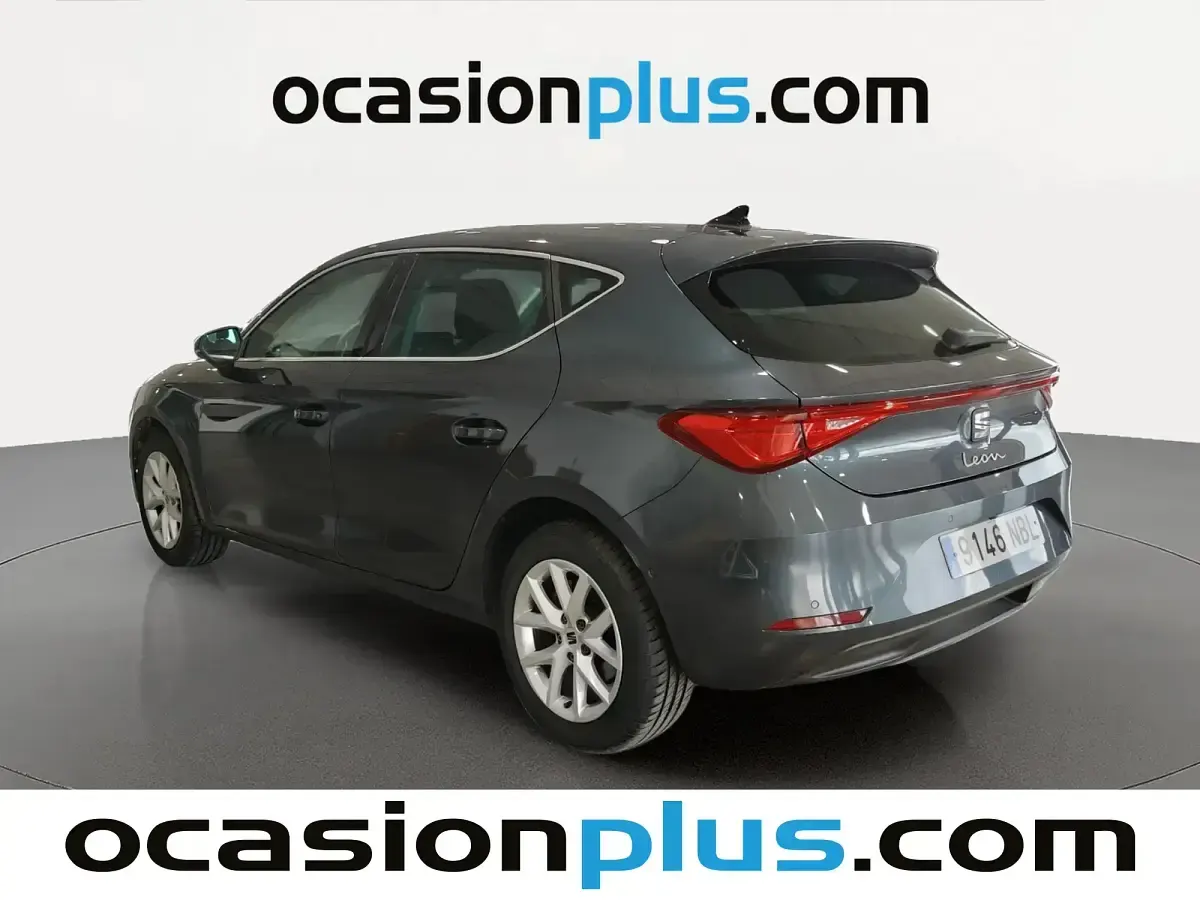 Usado Seat Leon Style 116 CV (85 kW) 2025 Gris