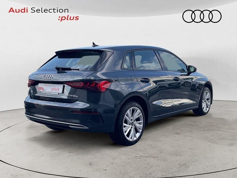 Usado Audi A3 e-tron Advanced Plus 204 CV (150 kW) 2024 Gris Utilitario