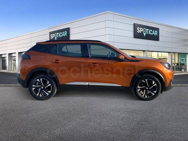 Usado Peugeot 2008 Allure 100 CV (73 kW) 2020 Naranja SUV