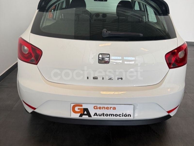 Usado Seat Ibiza Ecomotive 75 CV (55 kW) 2015 Blanco Berlina