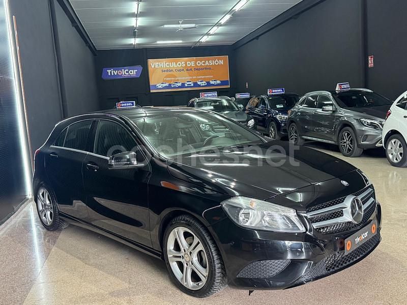 Usado Mercedes A180 Urban 109 CV (80 kW) 2014 Negro Berlina