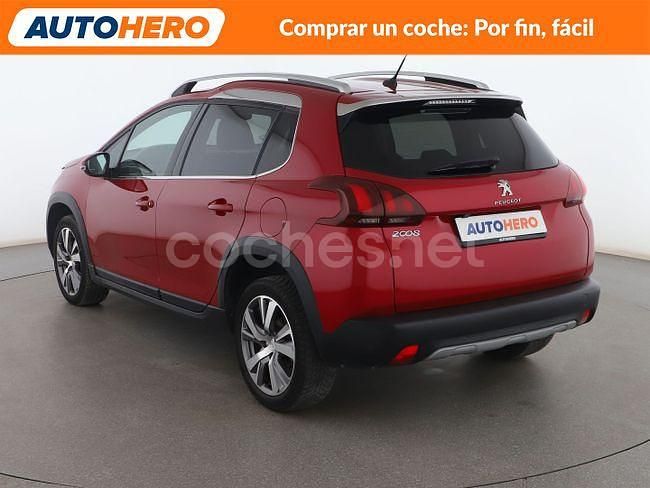 Usado Peugeot 2008 Allure 111 CV (81 kW) 2019 Rojo SUV