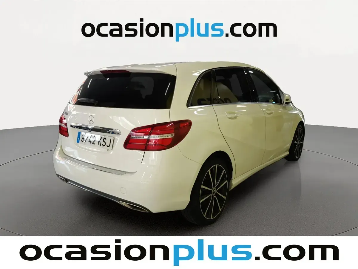 Usado Mercedes B180 122 CV (89 kW) 2018 Blanco Monovolumen