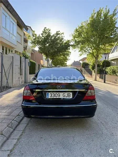 Usado Mercedes E300 Avantgarde 211 CV (155 kW) 2008 Negro Berlina
