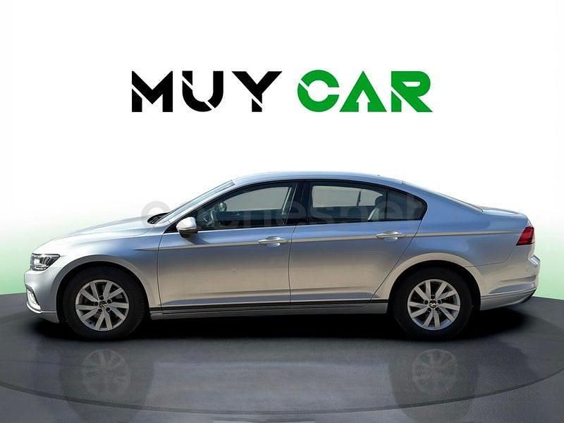 Usado VW Passat Business 150 CV (110 kW) 2021 Gris / plata Berlina