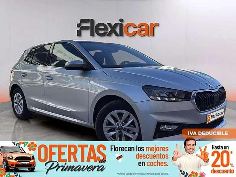 Usado Skoda Fabia 95 CV (69 kW) 2025 Gris Utilitario