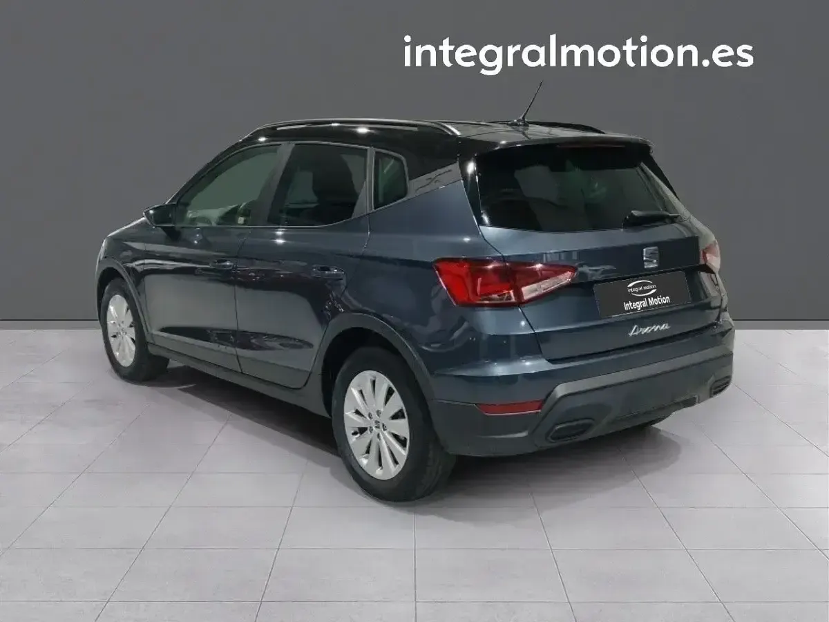 Usado Seat Arona Style 115 CV (84 kW) 2025 Gris SUV
