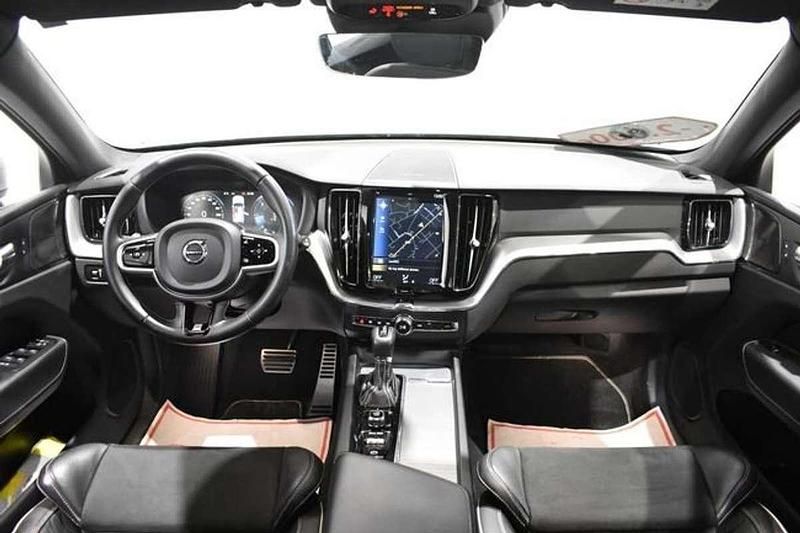 Usado Volvo XC60 R-Design 192 CV (141 kW) 2018 Gris SUV