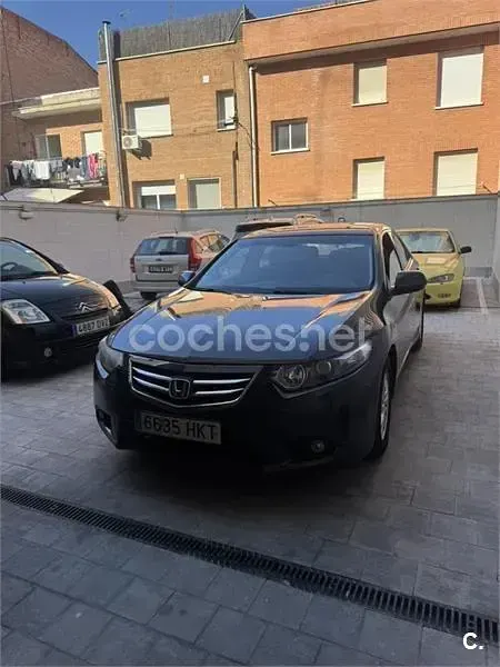 Usado Honda Accord Elegance 150 CV (110 kW) 2012 Gris / plata Berlina
