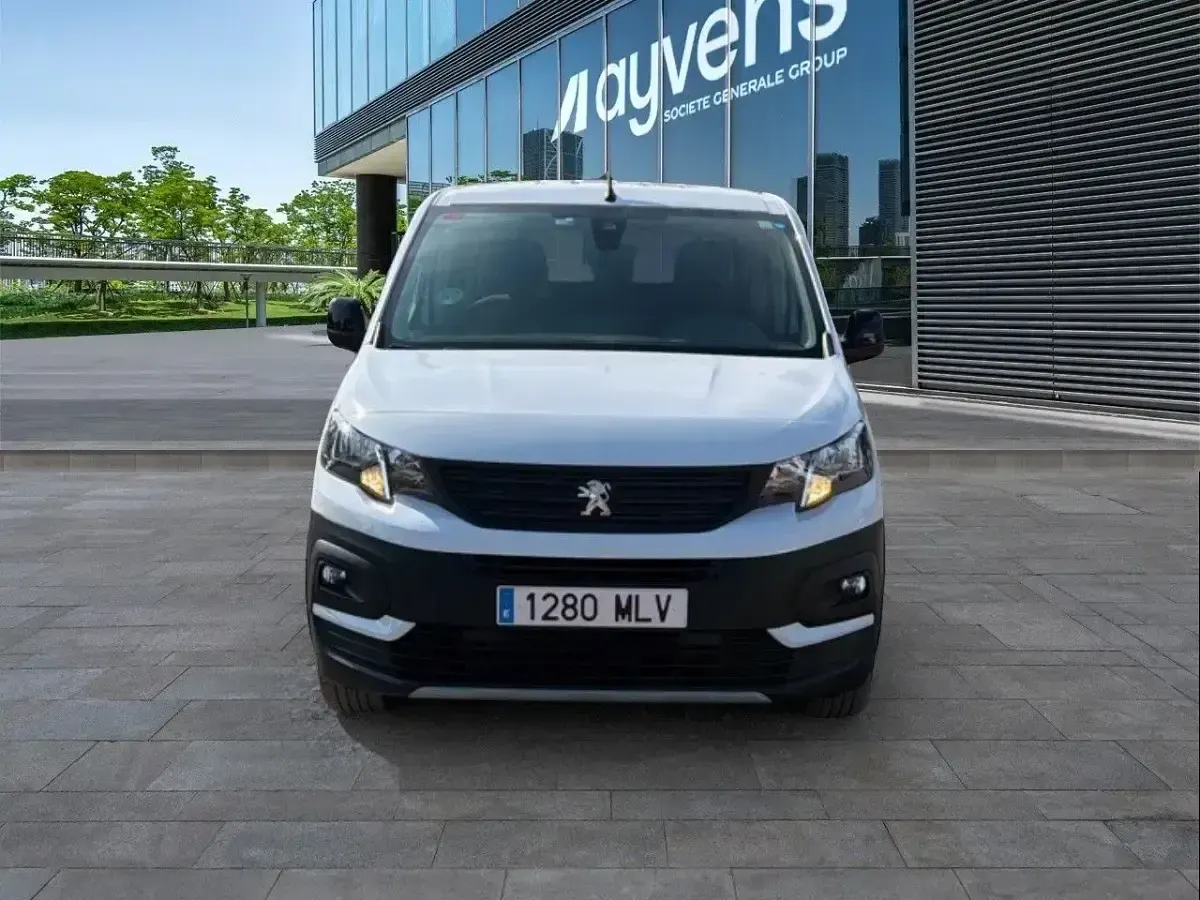 Usado Peugeot Rifter Business-Line 102 CV (75 kW) 2023 Blanco Monovolumen