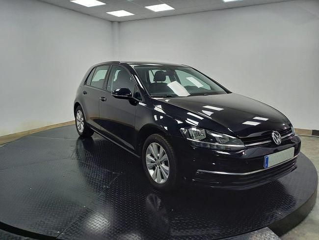 Usado VW Golf VII Comfortline 116 CV (85 kW) 2020 Negro Berlina