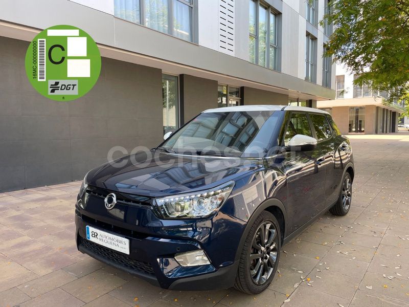 Azul Usado 2016 Ssangyong (KGM) Tivoli Limited SUV | 12.850 € (Caro) - Imagen 1/4