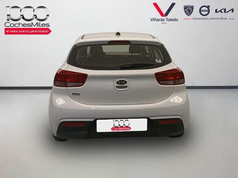 Usado Kia Rio 84 CV (61 kW) 2021 Blanco Berlina