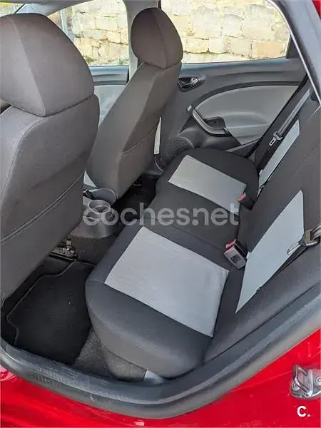 Usado Seat Ibiza Copa 90 CV (66 kW) 2012 Rojo Berlina