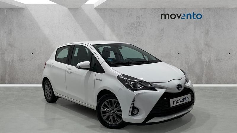 Blanco Usado 2020 Toyota Yaris Hybrid Active Berlina | 16.990 € (Buen precio) - Imagen 1/4