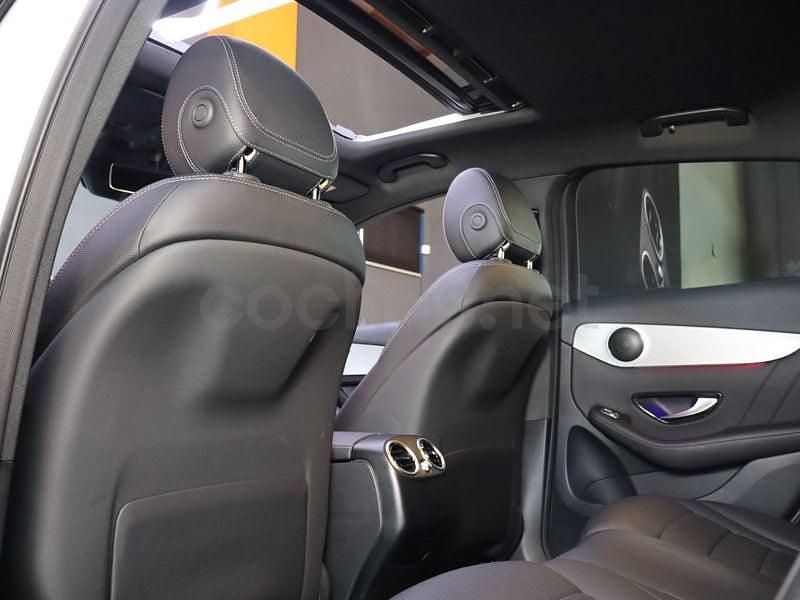 Usado Mercedes GLC300e 320 CV (235 kW) 2021 Blanco Coupe