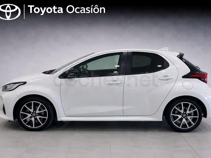 Usado Toyota Yaris Hybrid Style 116 CV (85 kW) 2022 Blanco Berlina
