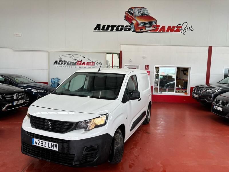 Blanco Usado 2021 Peugeot Partner Monovolumen | 9990 € (Precio justo) - Imagen 1/4