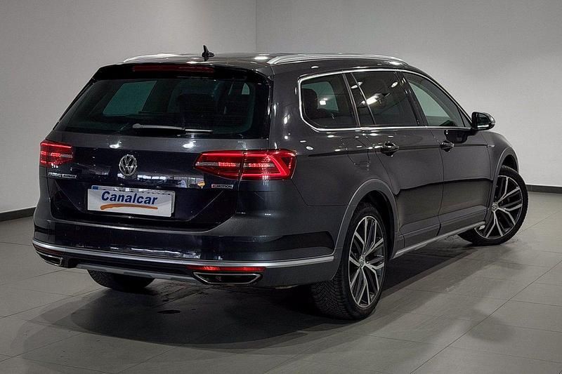 Usado VW Passat Alltrack 272 CV (200 kW) 2019 Negrogris Familiar