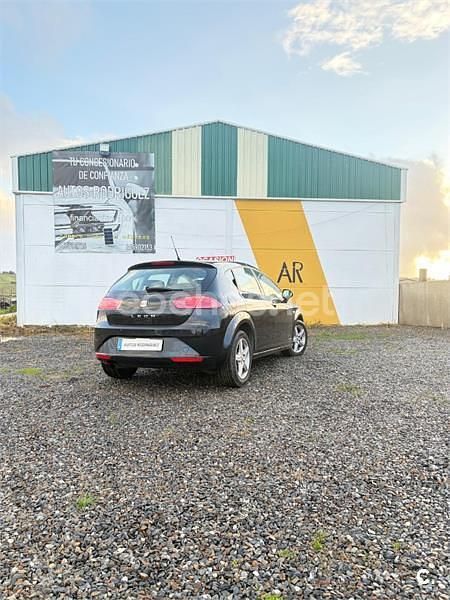 Usado Seat Leon Copa 90 CV (66 kW) 2012 Negro Berlina