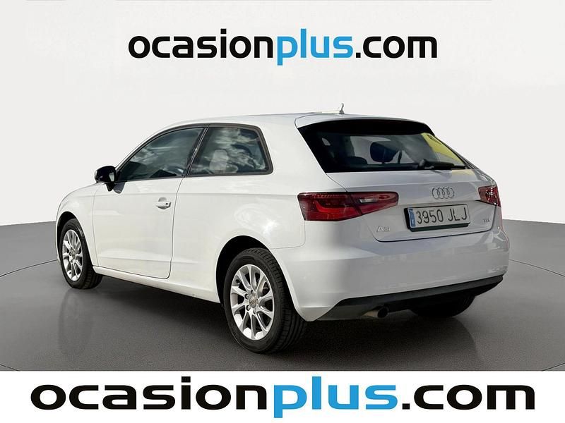 Usado Audi A3 Attraction 110 CV (80 kW) 2016 Blanco Utilitario