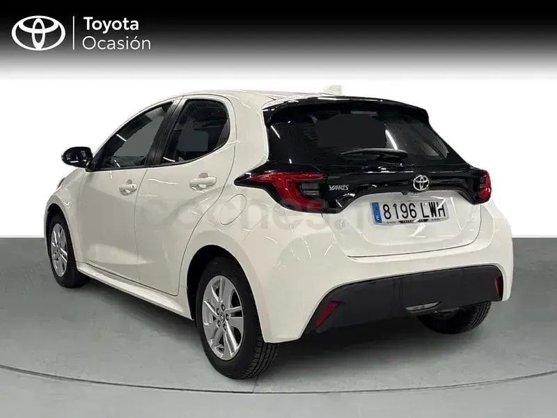 Usado Toyota Yaris 125 CV (91 kW) 2022 Blanco Utilitario
